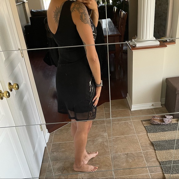 Glitz and glamor dress 🪩 - Picture 3 of 4